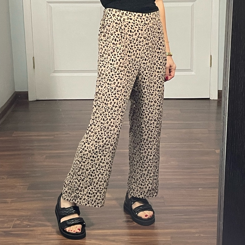 J. Crew Harvey 100% Silk Cropped Pull On Pants Leopard Print Pants size 0 - Picture 2 of 14